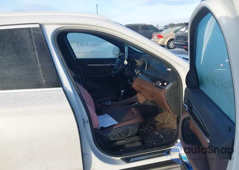 2016 BMW X1 xDrive28I из США, поврежденный, VIN WBXHT3C30G5E47268